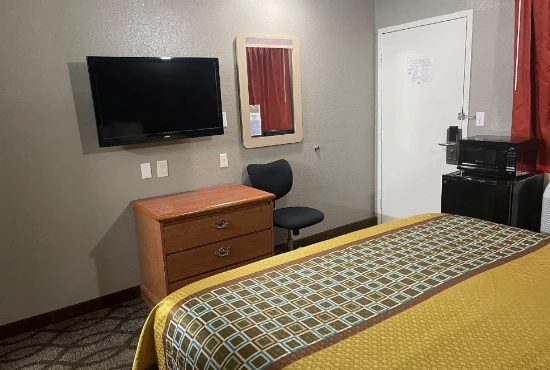 Discover Comfort and Convenience at Super 7 Inn Memphis
